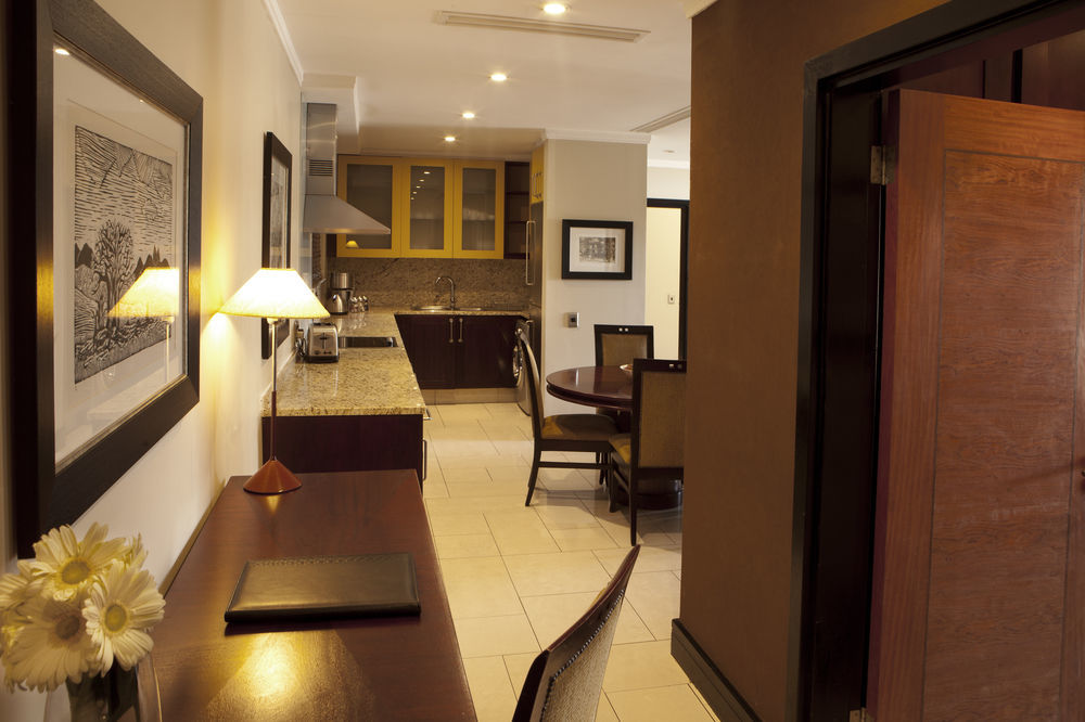Raphael Suites Johannesbourg Extérieur photo